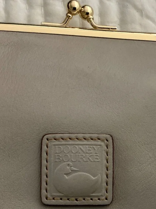 Dooney & Bourke Large Frame Purse - Picture 8 of 8